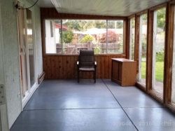 *SOLD*Very cute starter home in Parksville!: