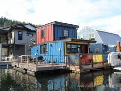 FLOAT HOME - Maple Bay Marina in Exclusive Bird's Eye Cove:
