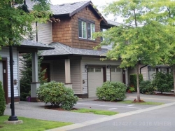 *SOLD*Beautiful, Centrally Located 3 Bedroom, 3 Bath Townhouse in Parksville 